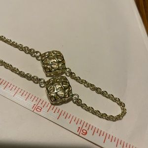 Kendra Scott necklace